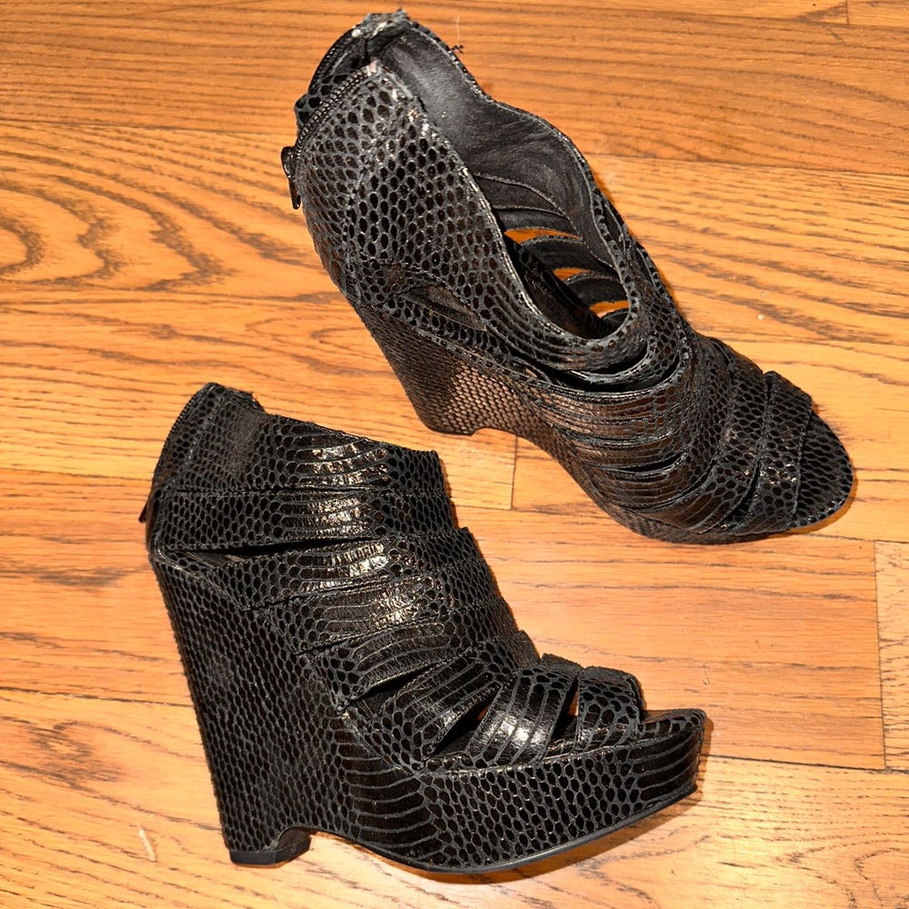 Hadari heels, good condition, worn few times